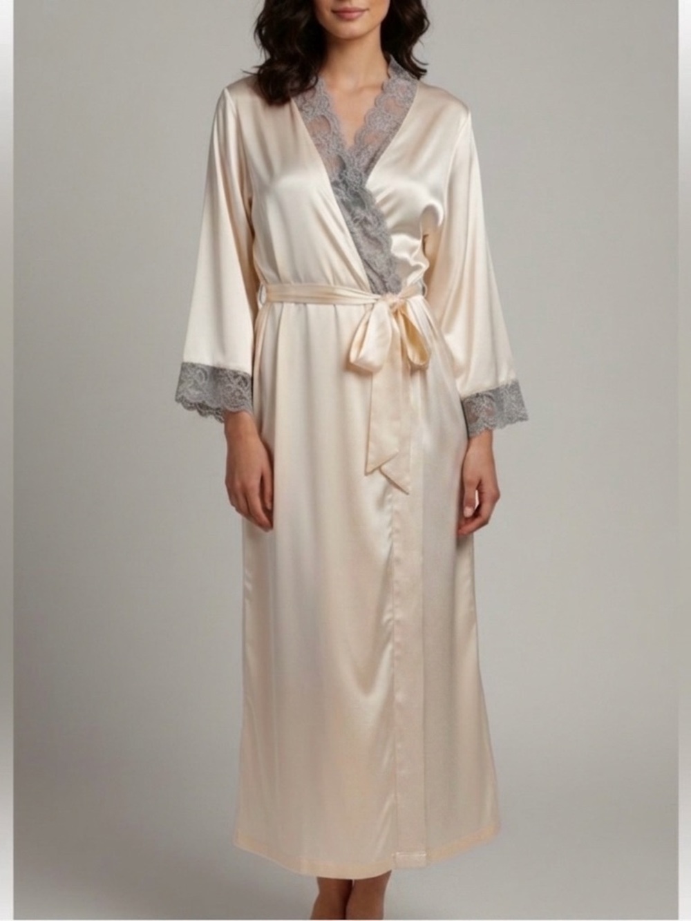 New LA PERLA Malizia  SILK Elegant Cream and Gray Lace Trim Robe